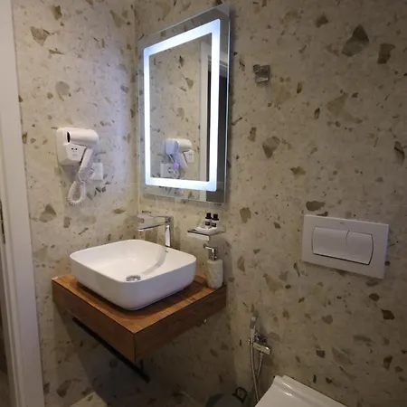 W Cika イン ボルシュ