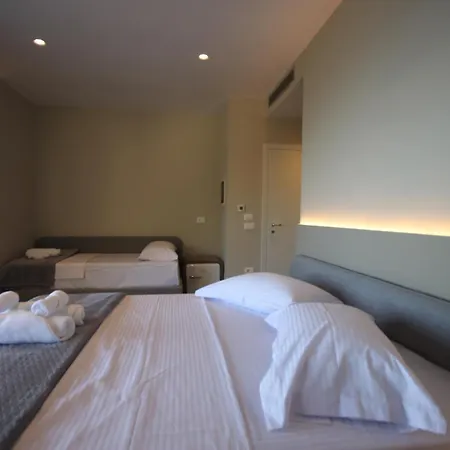 W Cika イン ボルシュ