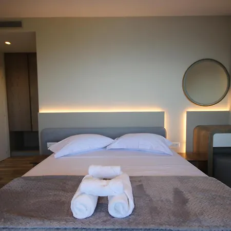 イン W Cika ボルシュ